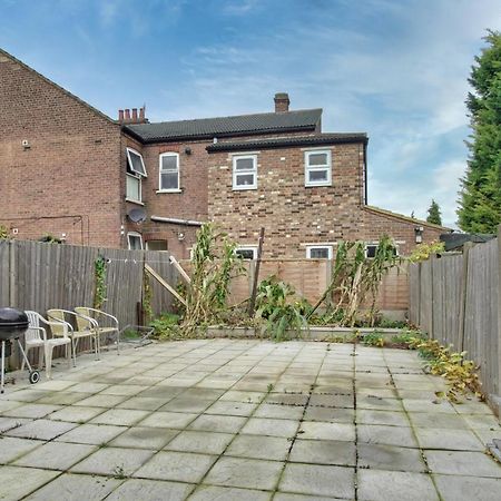 090 Beautiful 1 Bedroom Flat Near Luton Town And Station Екстер'єр фото