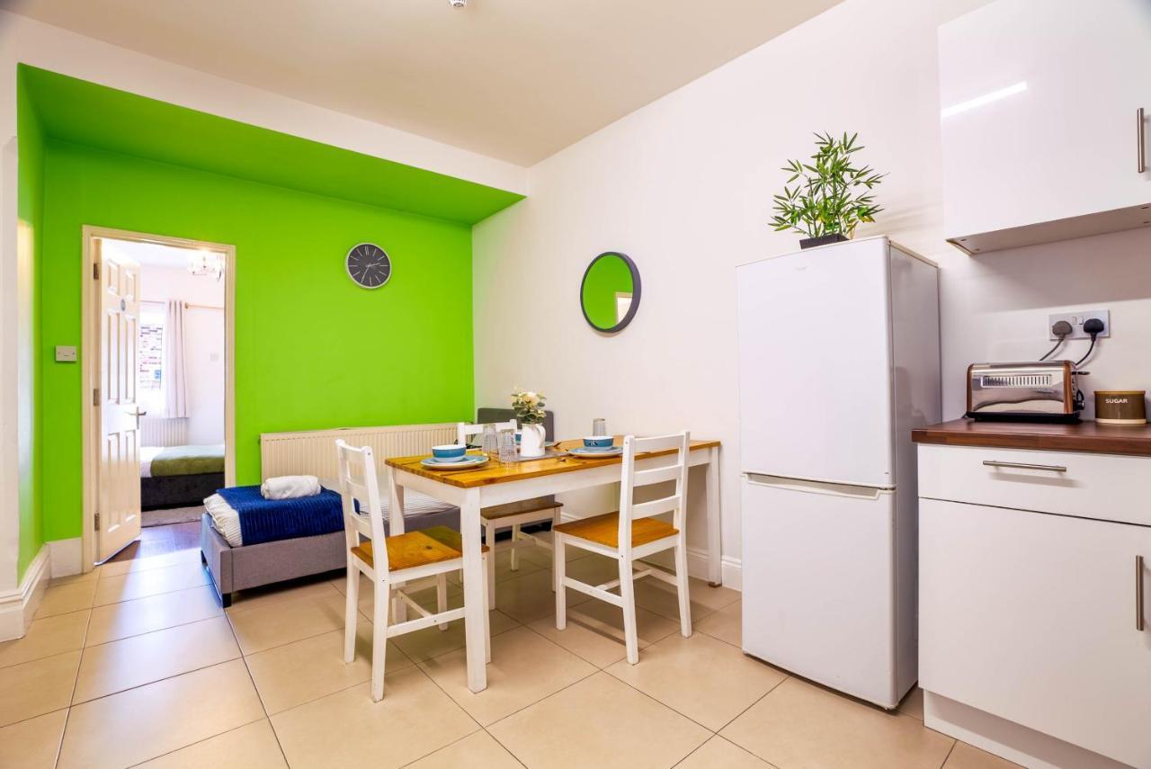090 Beautiful 1 Bedroom Flat Near Luton Town And Station Екстер'єр фото